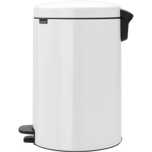 Weißer Brabantia Treteimer NewIcon mit 20 l Fassungsvermögen.