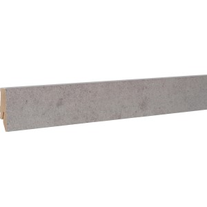 Sockelleiste Neo 2.0 Silvergrey Concrete, 2400 mm lang, MDF-Material, zur Wandmontage.