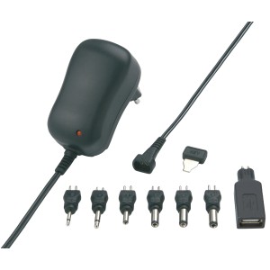 REV Universal-Netzgerät mit USB und 7 Adaptern für verschiedene Geräte.