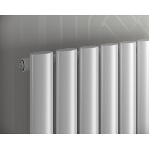 Weißer Ximax Raumheizkörper Fortuna mit Mittenanschluss, 1800x468 mm, 989 Watt.