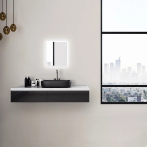 DSK Design LED-Lichtspiegel Silver Rio, 40x45 cm, im modernen Badezimmer.