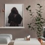 Braune Vliestapete mit Metallic-Glanz und Struktur im Wohnraum.