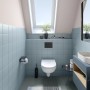 Badezimmer mit blauem Fliesenlack „Nordsee“ von Alpina, seidenmatte Oberfläche, moderne Optik.