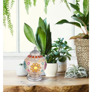 Dekorative Globo Tischlampe, silbergrau, mit bunten Acrylkristallen, 270x395 mm.