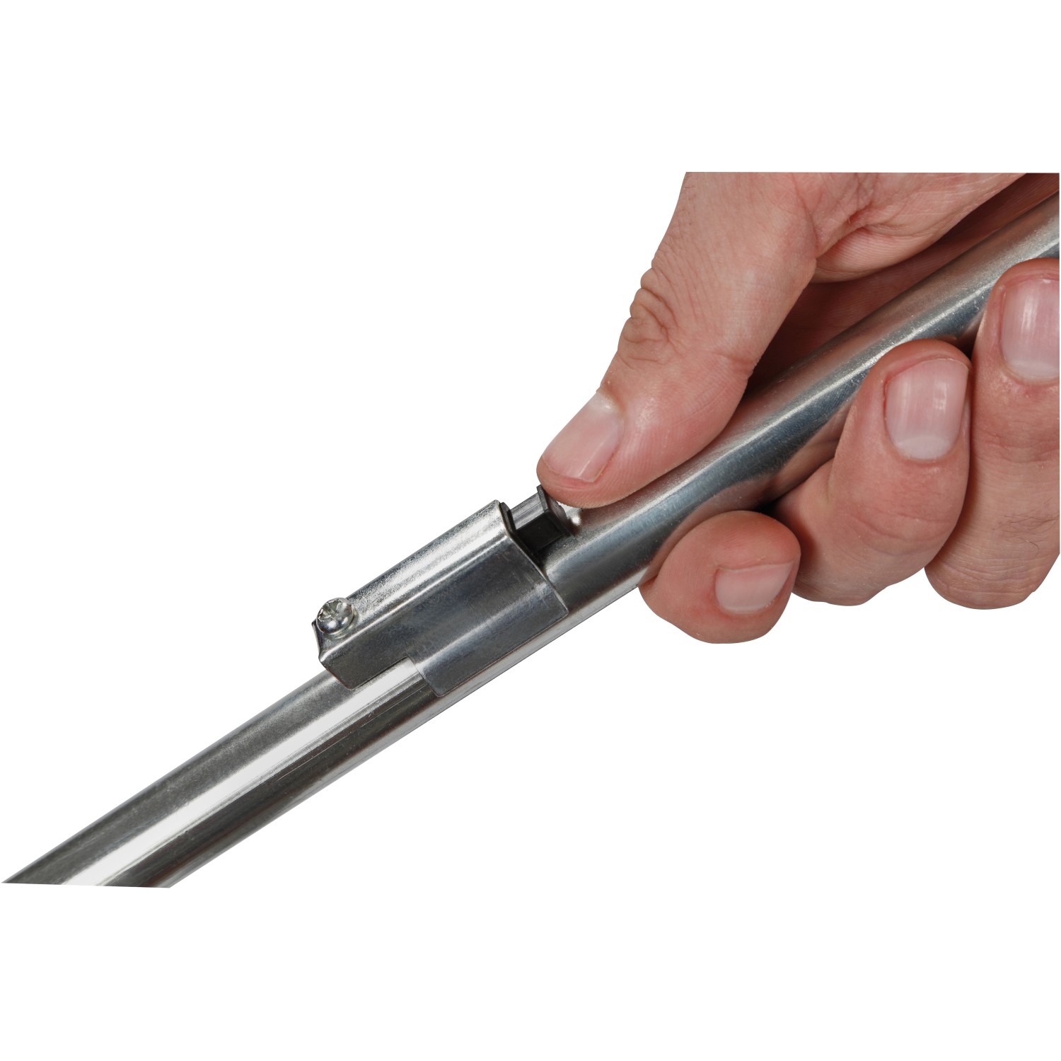 Detailaufnahme: Rothenberger Industrial Abflammgerät mit Piezo-Zündung in Benutzung.