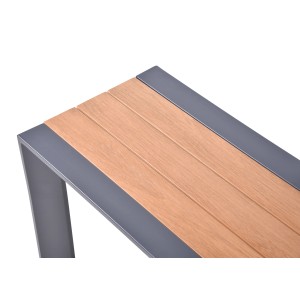 Detailansicht der Gartenbank Silea von Garden Pleasure: Holzoptik und anthrazitfarbenes Aluminium.