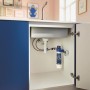 Grohe Blue Starter-Set: Wasserfilter mit Magnesium- und Zink-Filter unter Spüle montiert.