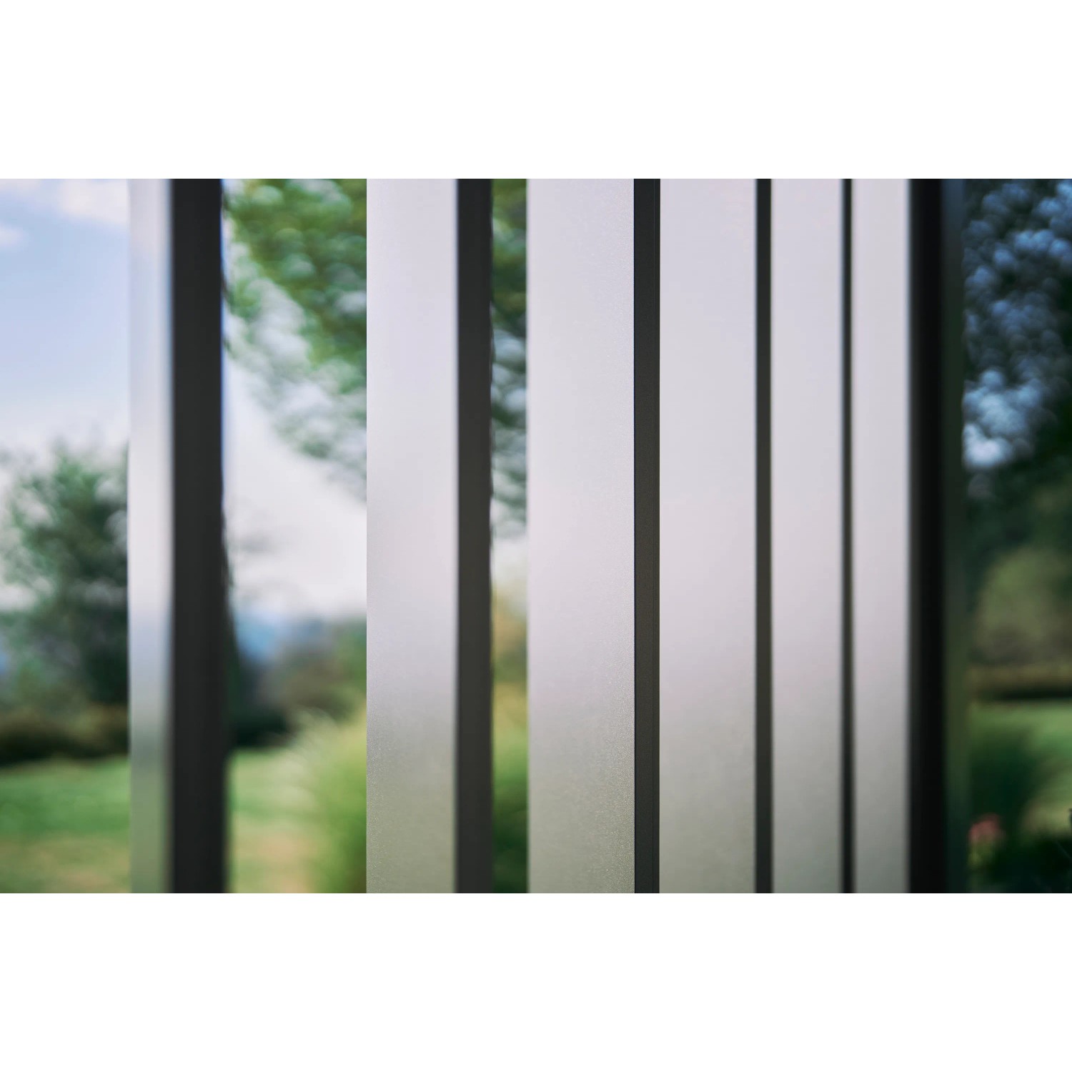 Biohort Lamellenseitenwand, dunkelgrau-metallic, für Pergola. Wind- und Wetterschutz für Ihre Terrasse.