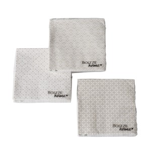 Boltze Servietten Estany, 3-fach sortiert, beige-weiß mit geometrischem Muster.