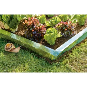 Schneckenzaun aus PET schützt Gemüsebeet vor Schnecken.