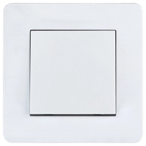 Weißer e2 elektro Wechselschalter Vilis Unterputz. Quadratischer Schalter mit matter Oberfläche für Innenräume.