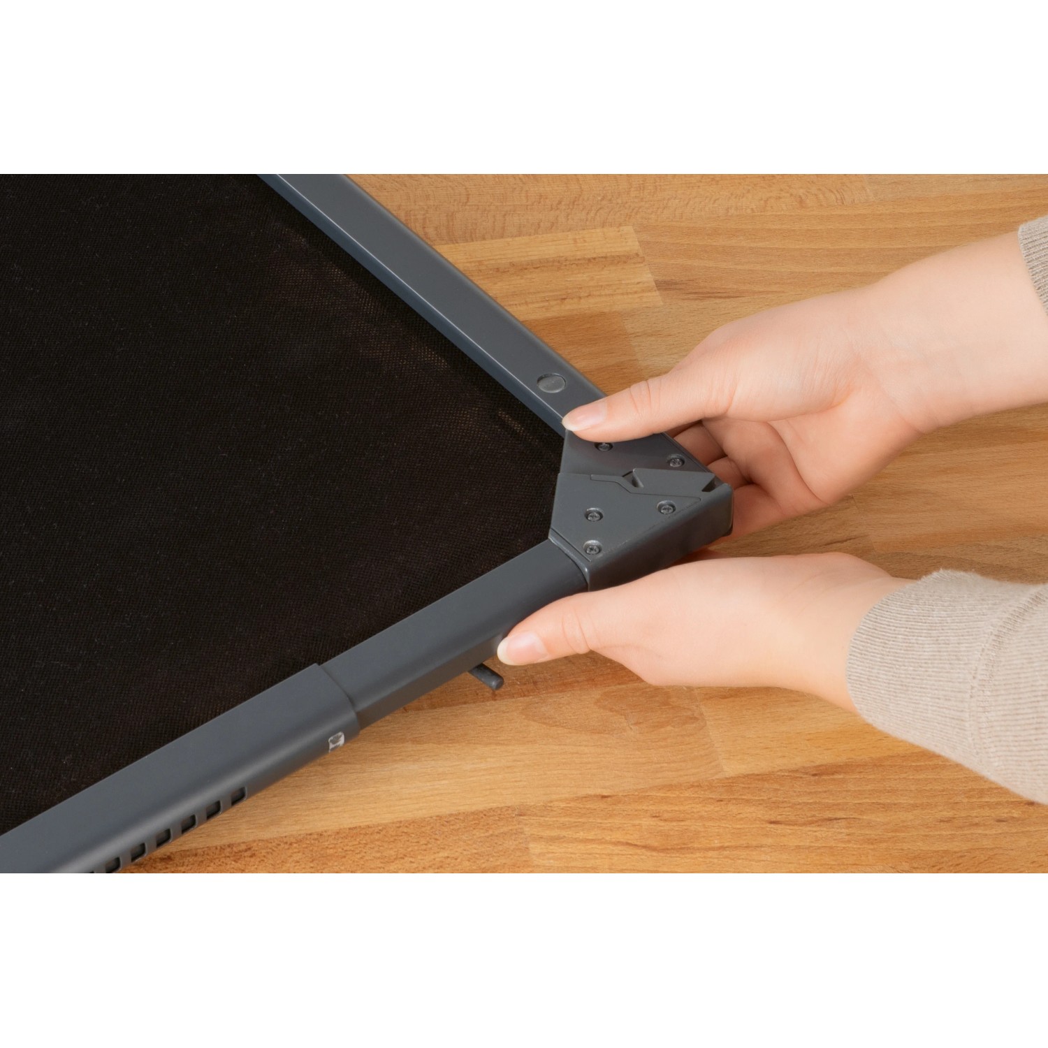 Easymaxx Moskitonetz Magic Fit, anthrazit, wird zusammengesteckt. Fenster-Zubehör für Insektenschutz.