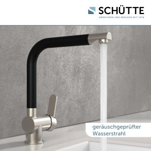 Schütte Spültischarmatur Rio in Edelstahloptik und Schwarz Matt mit laufendem Wasser.