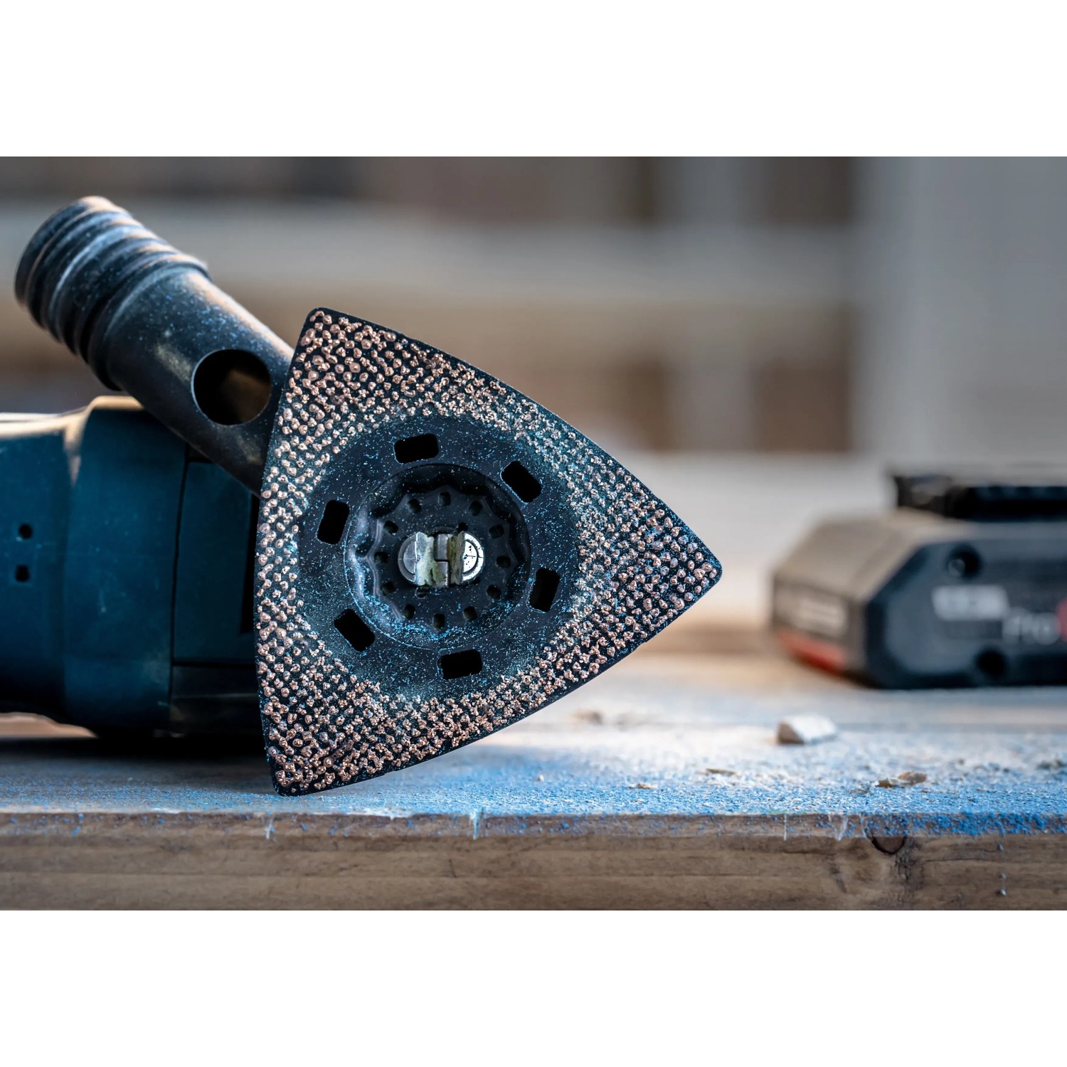 Bosch Expert Schleifplatte AVZ90 RT4 für Multifunktionswerkzeug, Ø 90mm.