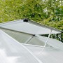 Offenes Dachfenster für KGT Gewächshaus Flora Alu, zur Belüftung mit Handaufsteller.