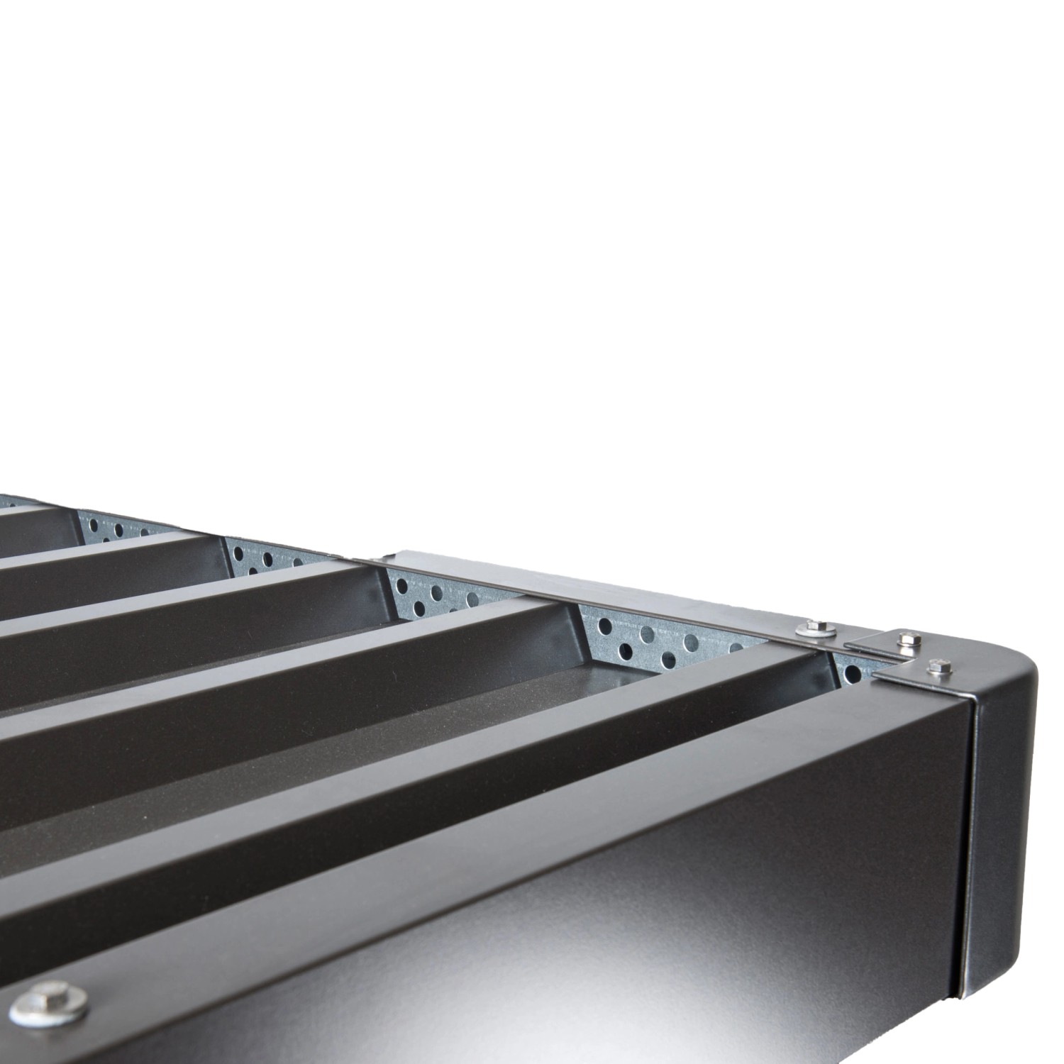 Detailansicht: Ecke des Biohort HighLine Gerätehauses in Silber-Metallic.