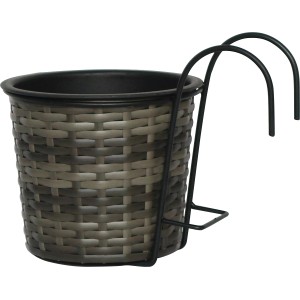 Anthrazit-grauer Hängetopf aus Polyrattan, 19x19x22 cm, mit schwarzer Halterung für den Balkon.