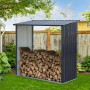 Anthrazitfarbenes Tepro Kaminholzregal Wood Store Large (164x157x83cm) mit Holzfüllung im Garten.