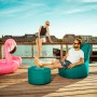 Sitting Point Sessel Swing Anthrazit mit Hocker auf Holzsteg am Wasser.