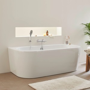 Schöner Wohnen Wannen-Thermostat Dicu Eco-Stop Chrom an Badewanne mit Handbrause.