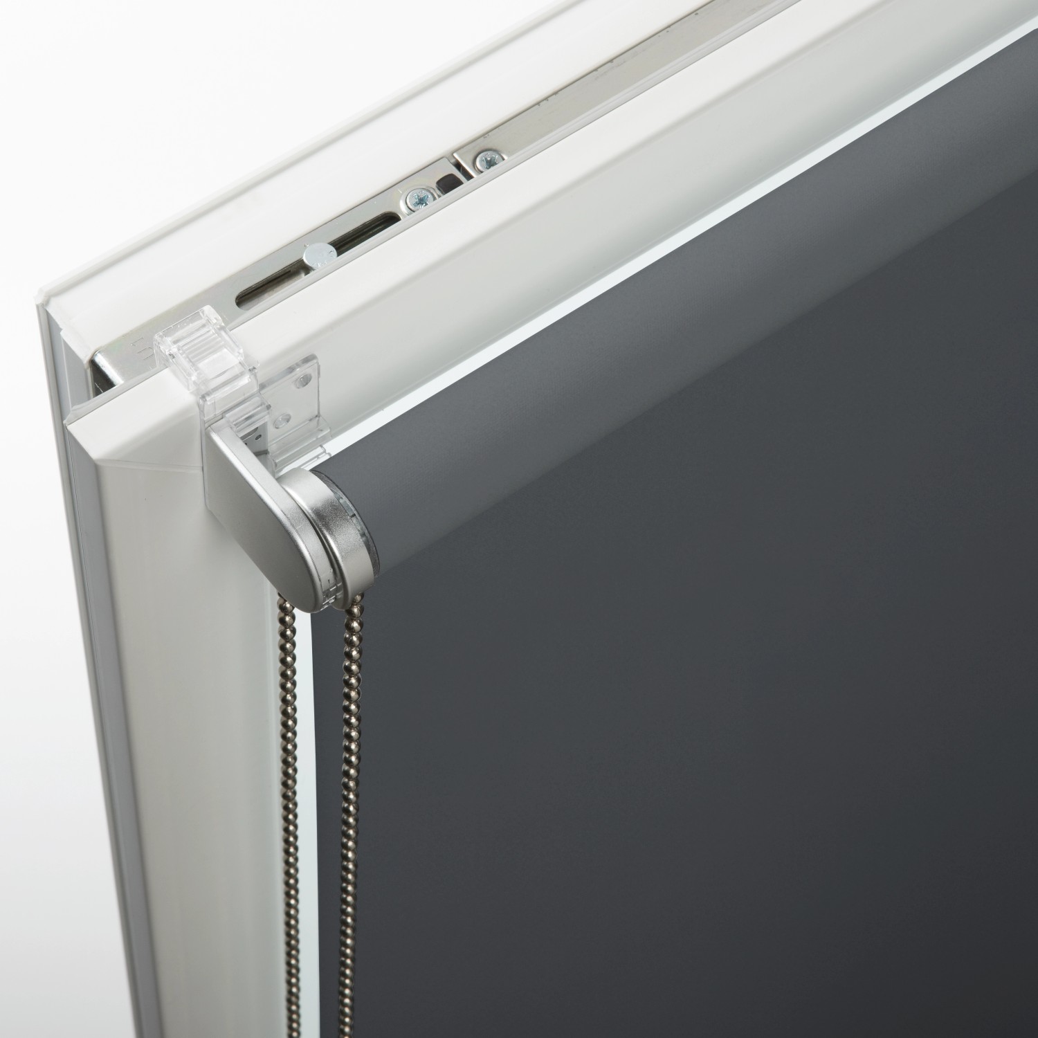 Gardinia Easyfix Rollo Premium, 45x150 cm, Grau, mit Metallkette und silbernem Unterprofil.