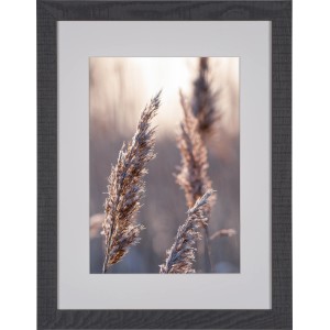 Schwarzer Holzbilderrahmen, 30x40 cm, mit breitem Profil und Passepartout für Fotos und Poster.