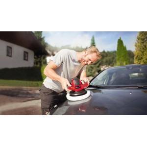 Mann poliert Auto mit Einhell Akku-Autopoliermaschine CE-CB 18/2 Li-Solo. Inkl. Textil- und Synthetikhaube.