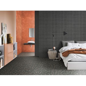 Bodenfliese Feinsteinzeug Materia Anthrazit, 59,7x59,7 cm, verlegt in modernem Bad und Schlafzimmer.