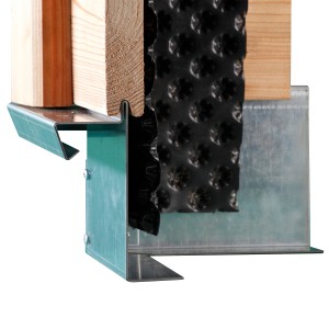 Detailansicht KGT Hochbeet Woody: Lärchenholz, Noppenfolie, Stahlrahmen mit Schneckenstopp.