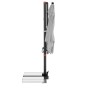 Zusammengeklappter, hellgrauer Doppler Ampelschirm MyZone 210x210 cm mit Drehfunktion.