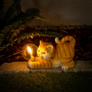 Näve LED-Solarleuchte Katze, 25 cm, für den Garten. Deko-Leuchte im Katzen-Design mit warmweißem Licht.