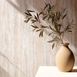 Beige-weiße Marburg Vliestapete mit Marmor- und Putzoptik im modernen Design.