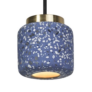 Blaue Ledvance Pendelleuchte Decor Terazzo Ball mit Textilkabel und goldfarbenem Element.