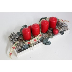 Adventsgesteck auf Holztablett mit Eukalyptus 39 cm  Rot