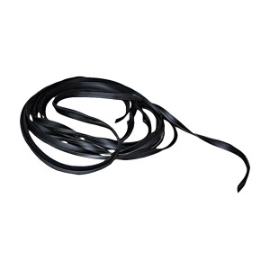 Schwarzer Sarei Dichtgummi (50cm) als Meterware für Fensterzubehör.