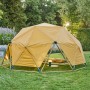 Home Deluxe Klettergerüst Matti blau-bronze mit Zelt im Garten.