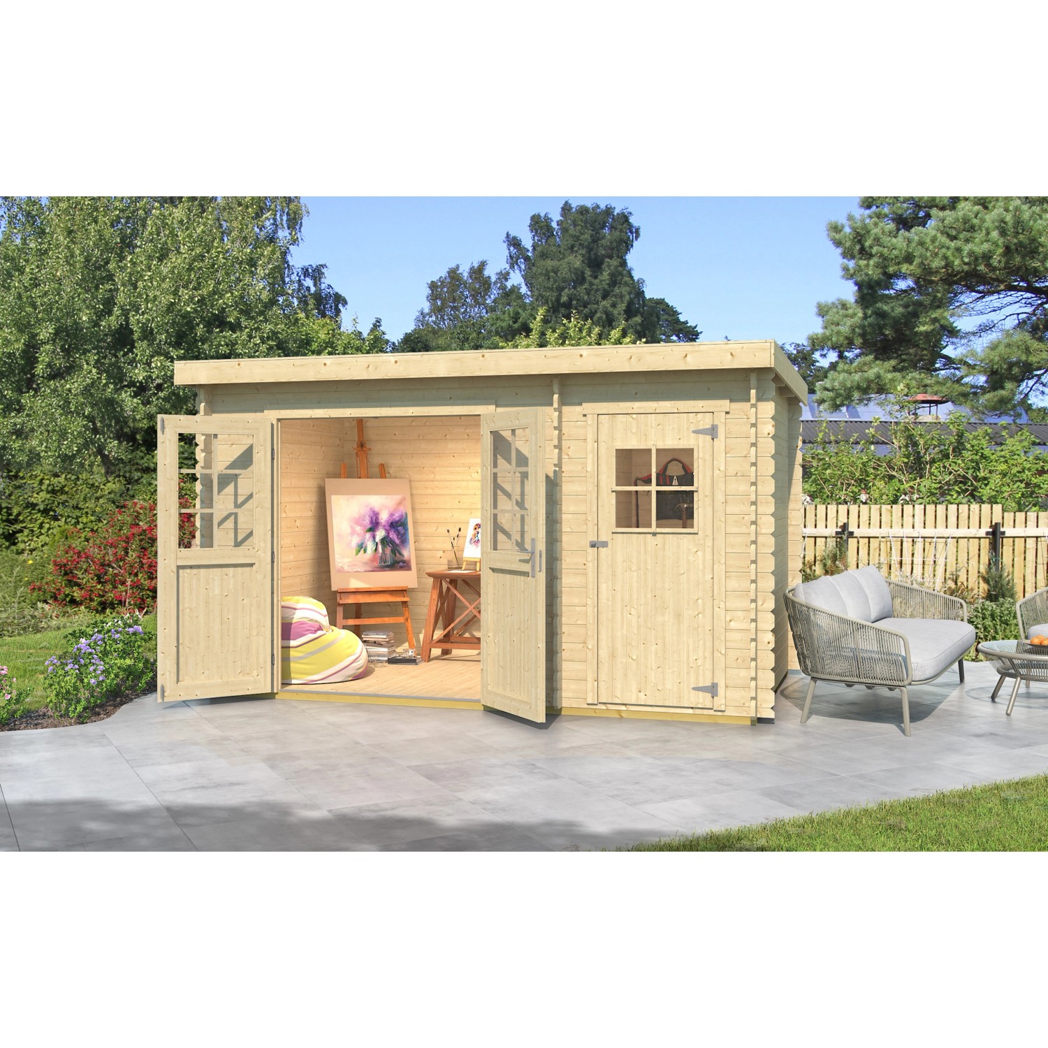 Helles Weka Holz-Gartenhaus Brixen mit Flachdach und zwei Räumen, naturbelassen.