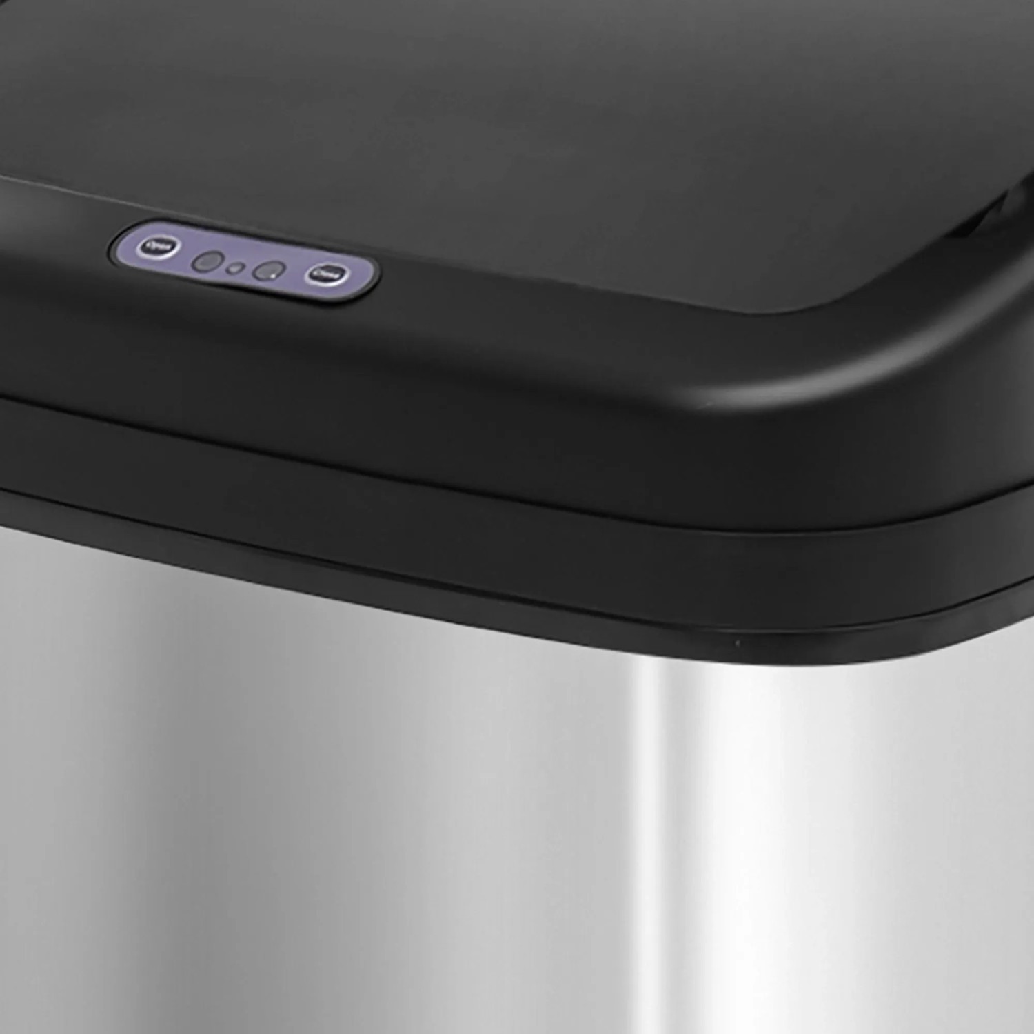 Elektrischer HOMCOM Mülleimer aus Edelstahl mit schwarzem Sensor-Deckel und Bedienfeld.