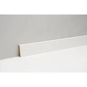 Weiße Sockelleiste Neo Prime (58x19x2400 mm) als Wandabschluss für Designböden.