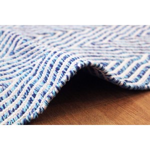 Blauer Wollteppich Melrose (80x150 cm) mit Zickzackmuster, handgefertigt.