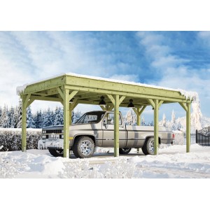 Weka Einzelcarport 609 aus Holz mit Auto im Winter. Der Carport hat eine selbstklebende Dachbahn.