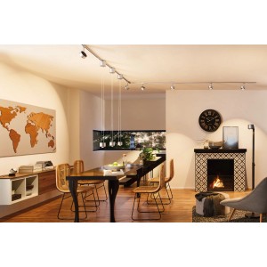 Paulmann URail LED Spot Aldan, 9W, schwarz/chrom matt, dimmbar, montiert an Schienensystem in Wohnraum.