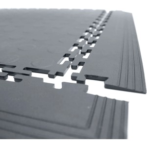 Randleiste mit Ecke für Tough Lock Bodenfliesen, 585mm breit, Klicksystem.