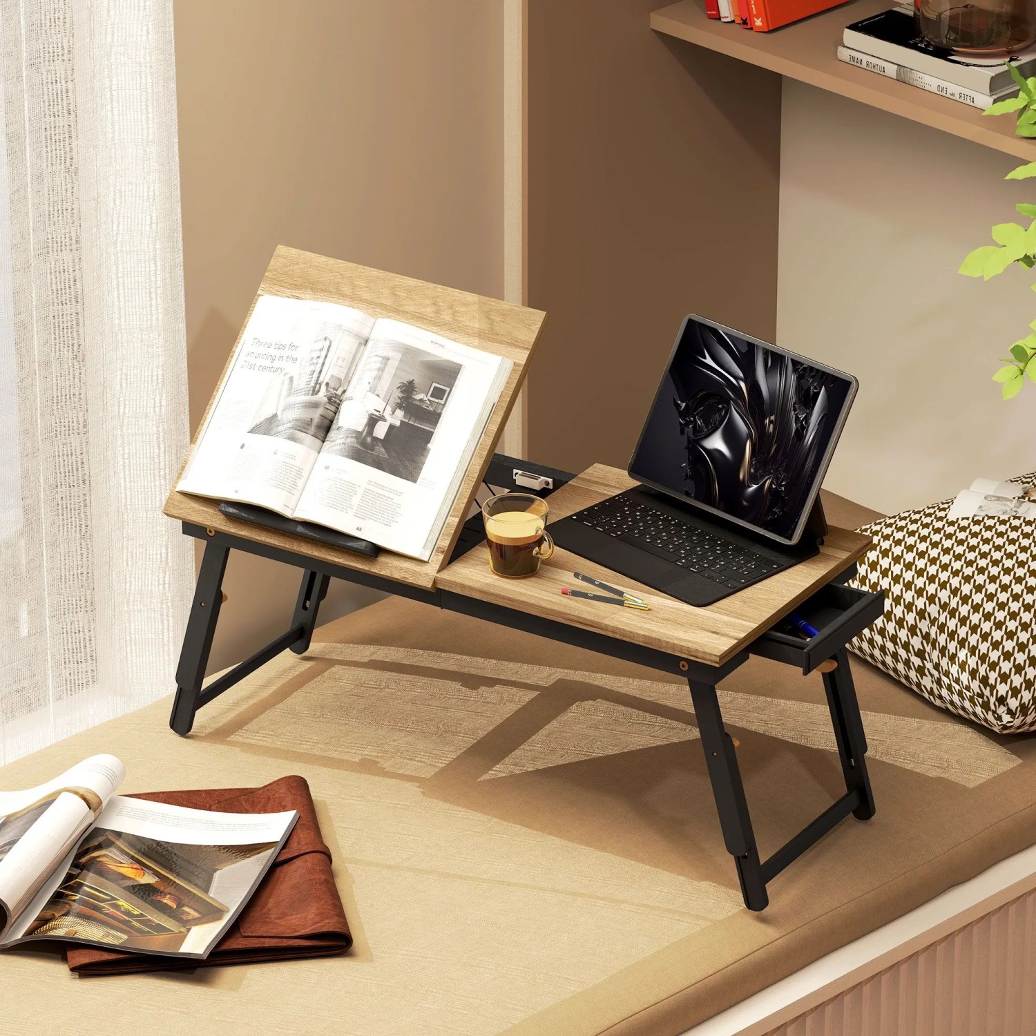 HOMCOM Laptoptisch Eiche/Bambus, höhenverstellbar, neigbare Platte für Laptop/Buch, mit Schublade. Ideal für Bett/Sofa.