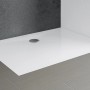 Quadratische, extraflache Schulte Duschwanne 80x80 cm in Alpinweiß, eingebaut im Badezimmer.