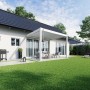Weiße Weide Deluxe Aluminium-Wandpergola mit verstellbarem Lamellendach über einer Terrasse im Garten. Sonnenschutz.