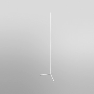 Weiße Ledvance Smart+ WiFi Stehleuchte, 200 cm, RGBTW, für indirekte Beleuchtung.