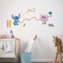 Komar Deko-Sticker Stitch Aloha als Wanddekoration im Kinderzimmer.
