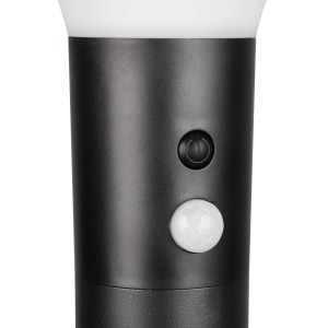 Detailaufnahme: Schwarzer Reality LED Poller Gorda mit Sensor und Schalter.