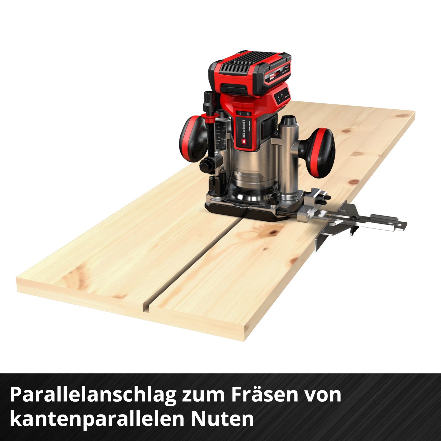 Einhell Akku-Oberfräse TP-RO 18 Li BL auf Holzbrett mit Parallelanschlag.